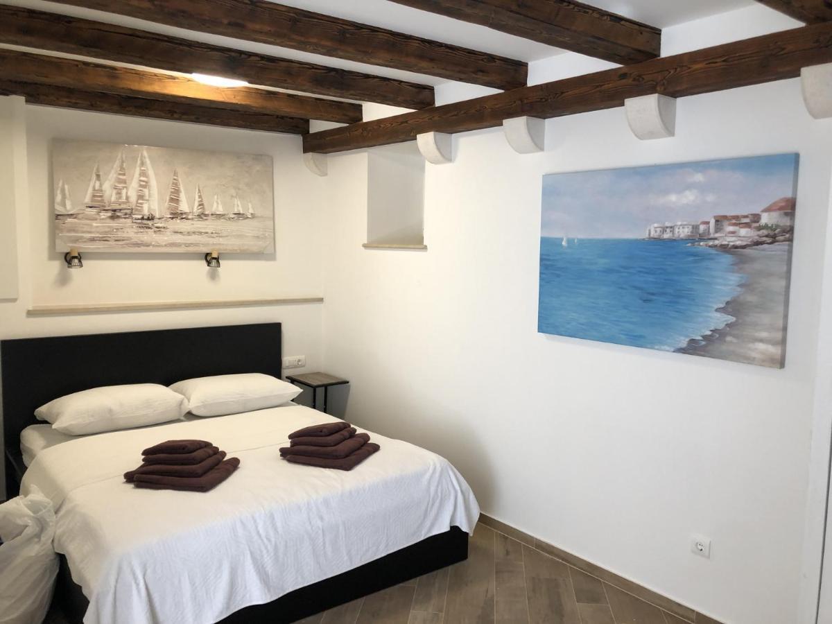 Gem Apartment *